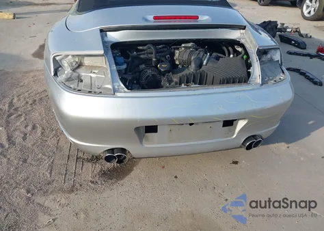 2004 Porsche 911 Carrera/Carrera 4/Carrera 4S z USA, uszkodzony, nr VIN WP0CA29904S652862